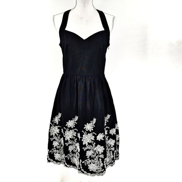 LOFT Dresses & Skirts - Loft Women's Sweetheart Dress Black Embroidered 6
